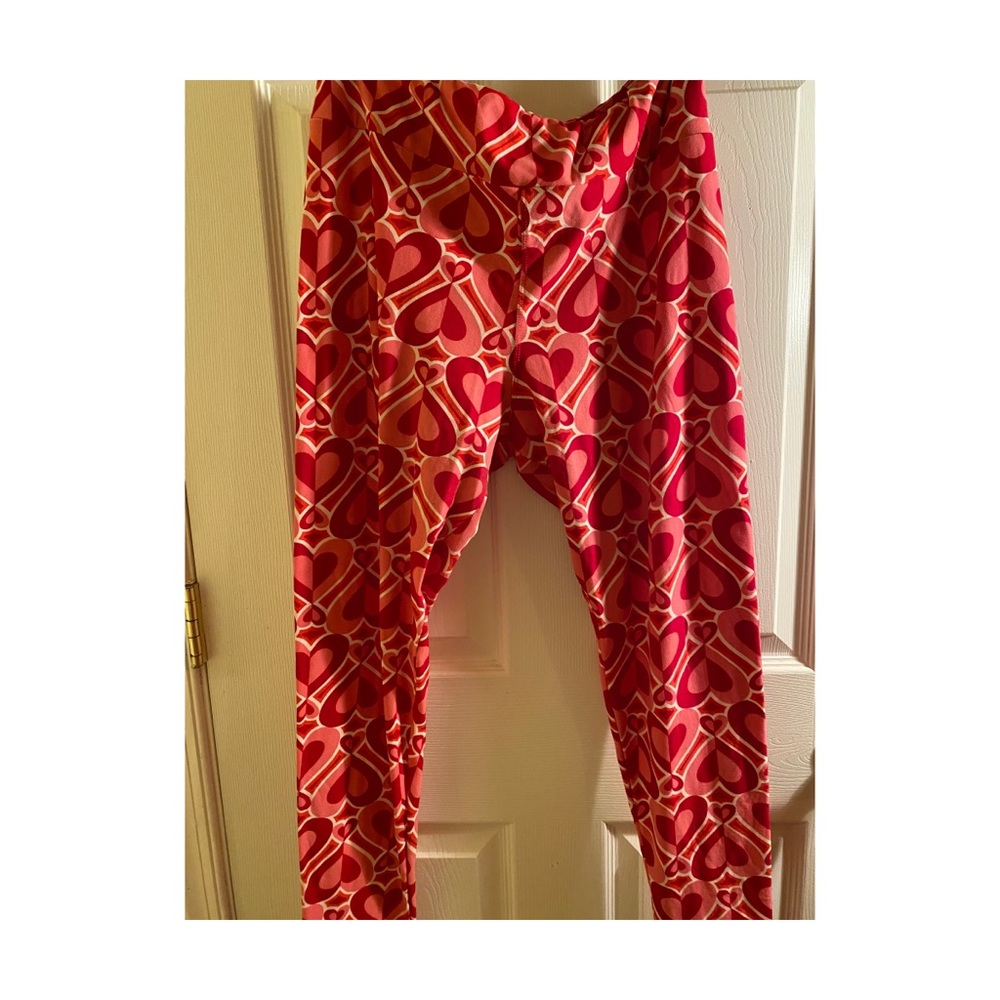 Red and pink heart lularoe leggings
